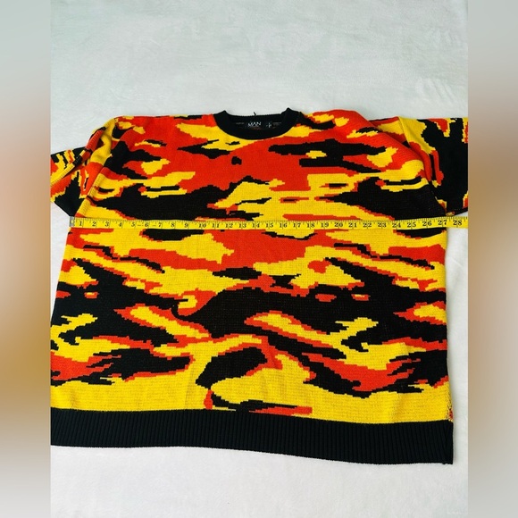 boohooMan Oversized Boxy Drop Shoulder Abstract Sweater Size Large - Picture 7 of 7